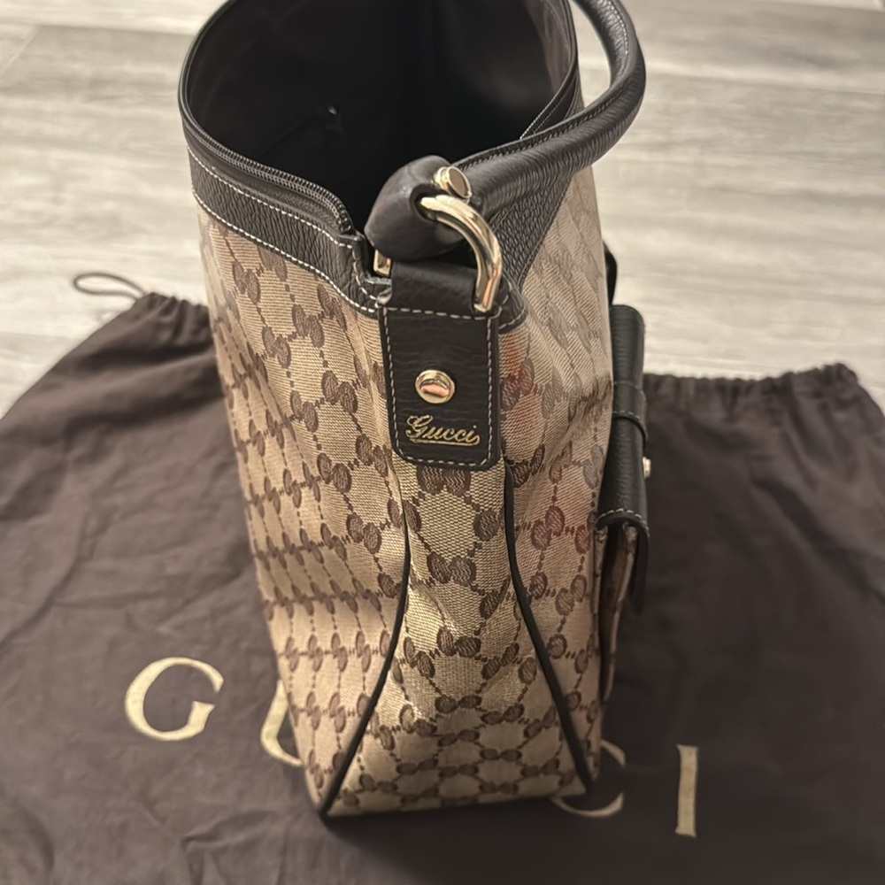 Gucci Handbag - Picture 12 of 15